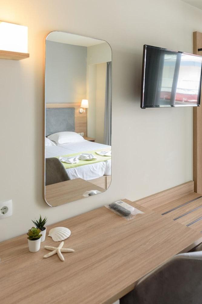 Regina Mare Hotel Kateríni Eksteriør billede