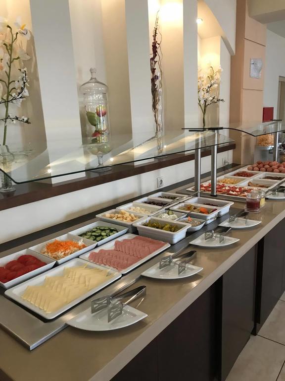 Regina Mare Hotel Kateríni Eksteriør billede